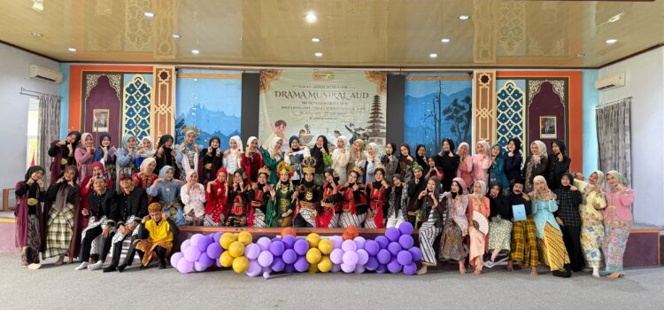 Mahasiswa PIAUD Hadirkan Drama Musikal sebagai Wujud Pembelajaran Kreatif Mahasiswa PIAUD Hadirkan Drama Musikal sebagai Wujud Pembelajaran Kreatif